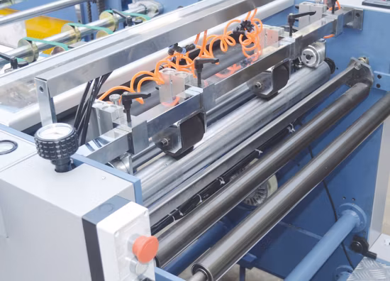 Fully Automatic Cardboard Paperboard Aluminum Foil Plastic Flatbed Printer Cutting Coating Gluing Embossing Thermal Film Laminating Machine (SAFM-1080)